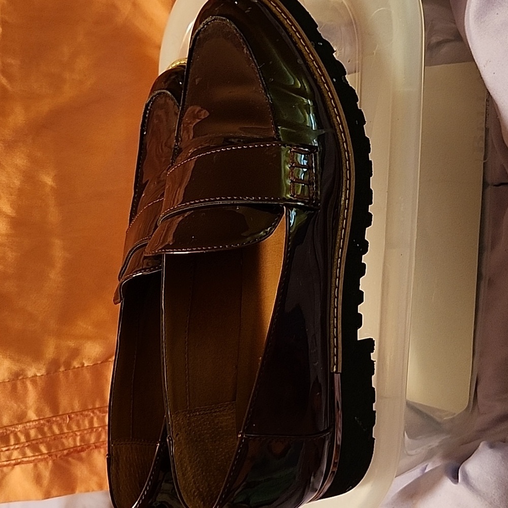 BURGUNDY LOAFERS
